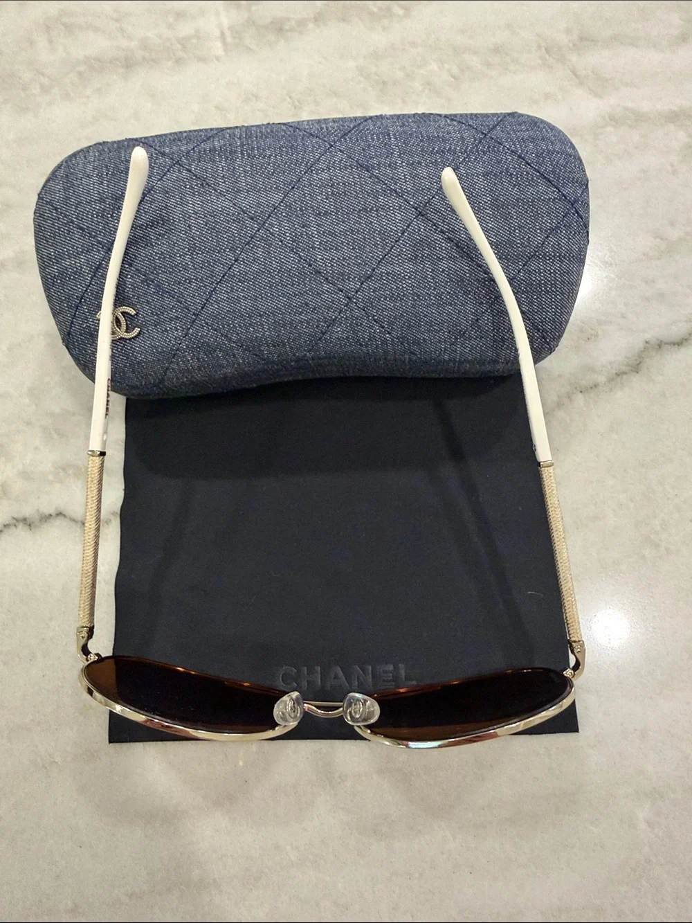 CHANEL Gold-Frame Aviator Sunglasses with Brown Lenses